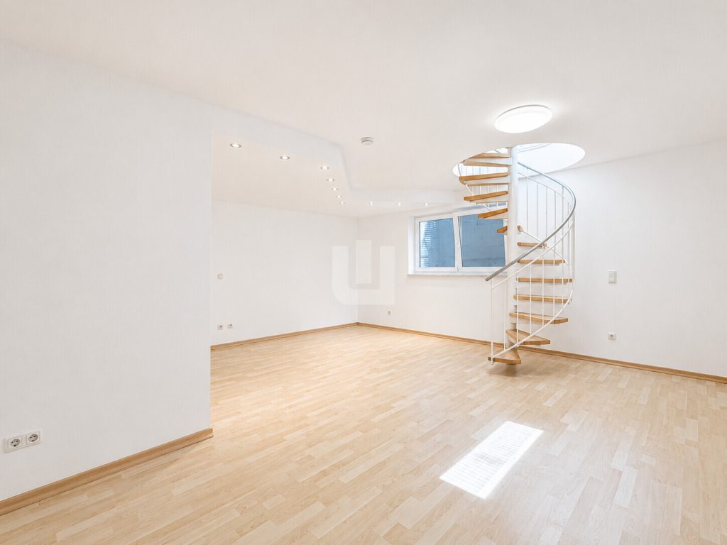 Immobilienangebot - Gauting - Alle - WINDISCH - Gepflegte 2,5 Zi. Erdgeschosswohnung mit XXL Garten in ruhiger Sackgassenlage -bezugsfrei