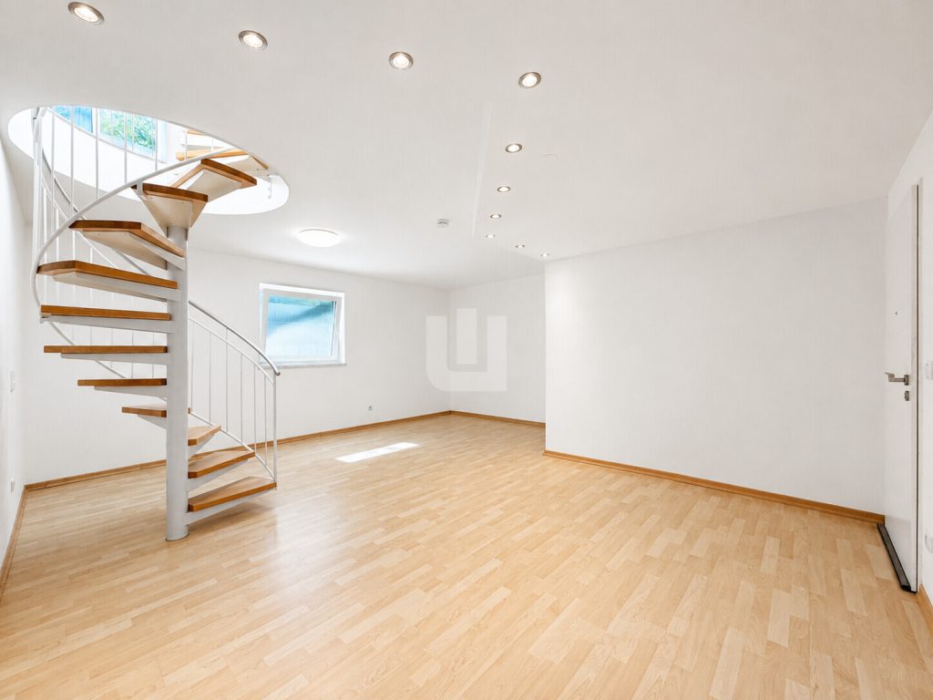 Immobilienangebot - Gauting - Alle - WINDISCH - Gepflegte 2,5 Zi. Erdgeschosswohnung mit XXL Garten in ruhiger Sackgassenlage -bezugsfrei