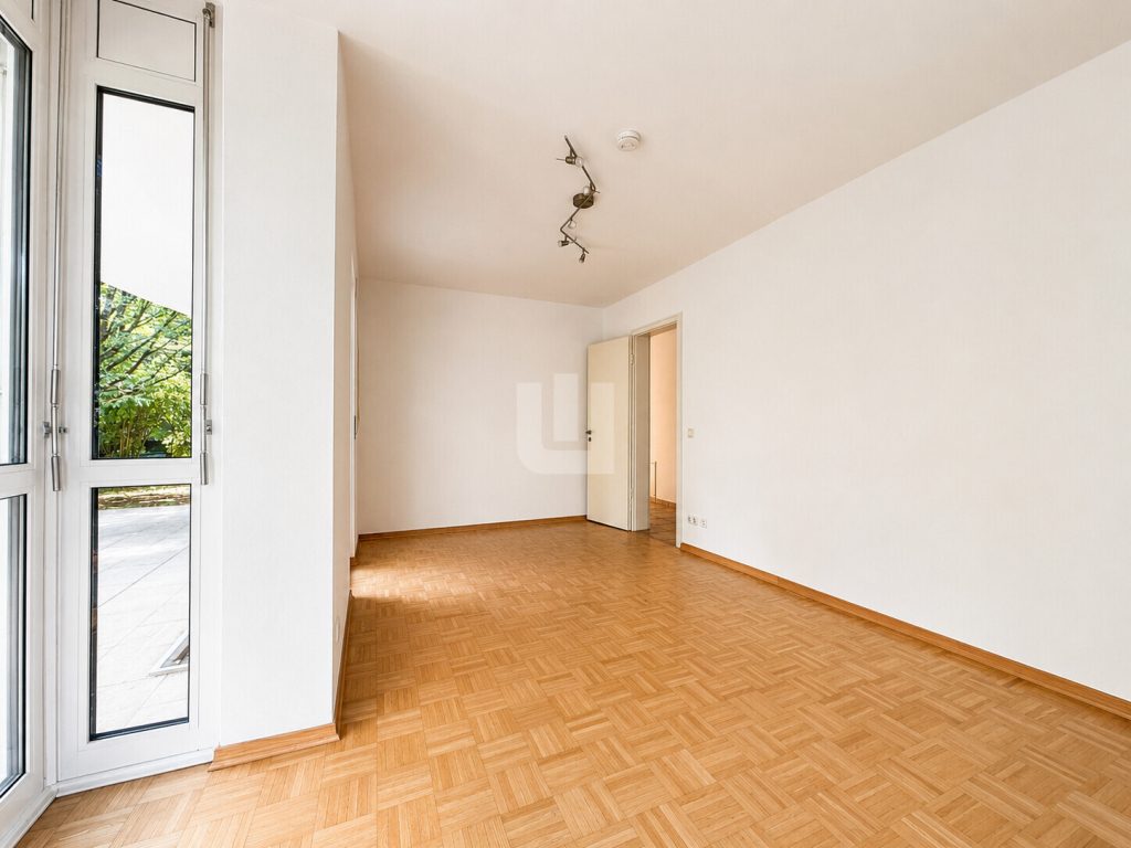 Immobilienangebot - Gauting - Alle - WINDISCH - Gepflegte 2,5 Zi. Erdgeschosswohnung mit XXL Garten in ruhiger Sackgassenlage -bezugsfrei