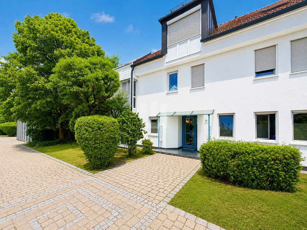 Immobilienangebot - Gauting - Alle - WINDISCH - Gepflegte 2,5 Zi. Erdgeschosswohnung mit XXL Garten in ruhiger Sackgassenlage -bezugsfrei