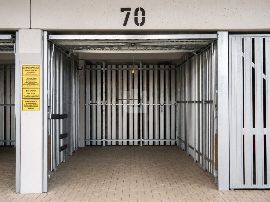 Immobilienangebot - Gauting - Alle - WINDISCH - Gepflegte 2,5 Zi. Erdgeschosswohnung mit XXL Garten in ruhiger Sackgassenlage -bezugsfrei