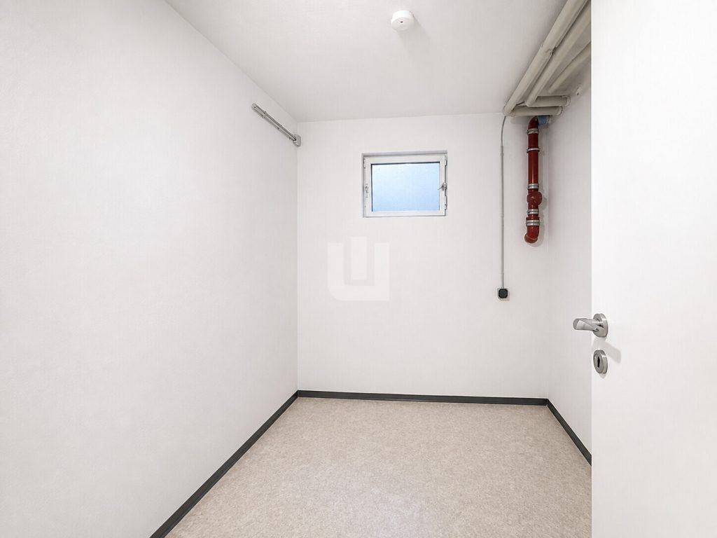Immobilienangebot - Gauting - Alle - WINDISCH - Gepflegte 2,5 Zi. Erdgeschosswohnung mit XXL Garten in ruhiger Sackgassenlage -bezugsfrei