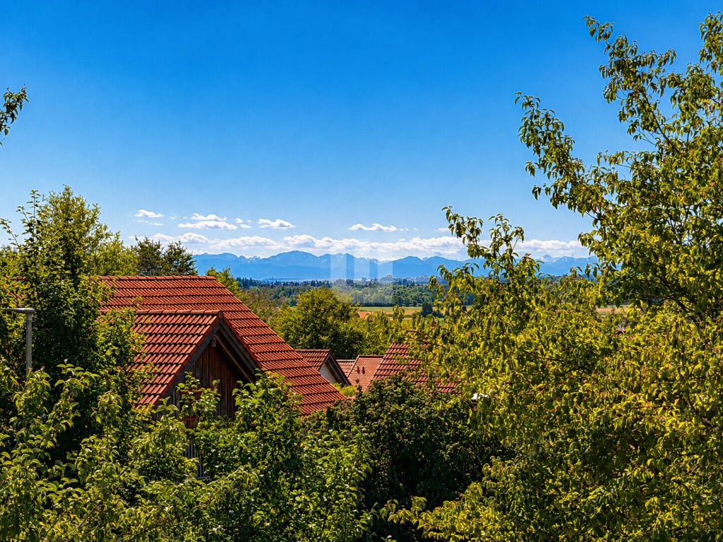 Immobilienangebot - Penzing / Oberbergen - Alle - WINDISCH - Ruhig gelegenes Einfamilienhaus mit viel Potential auf großem Grundstück bei Landsberg