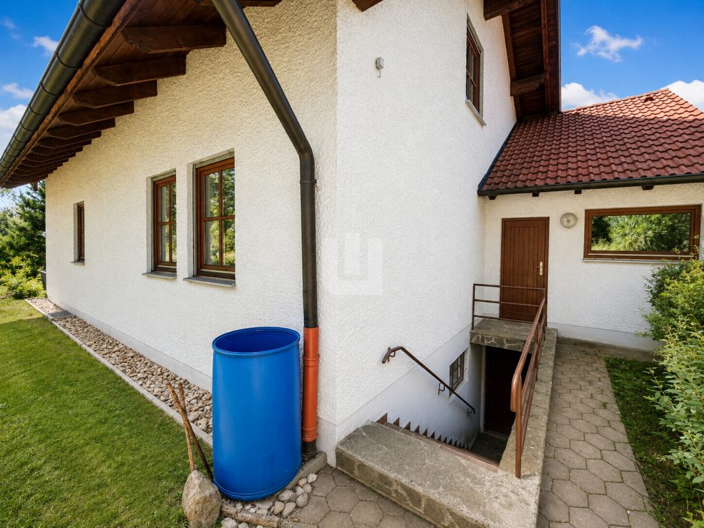 Immobilienangebot - Penzing / Oberbergen - Alle - WINDISCH - Ruhig gelegenes Einfamilienhaus mit viel Potential auf großem Grundstück bei Landsberg