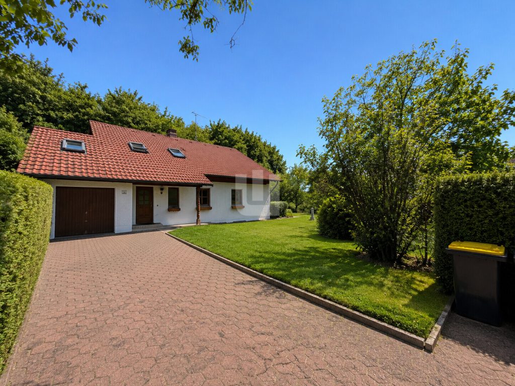 Immobilienangebot - Penzing / Oberbergen - Alle - WINDISCH - Ruhig gelegenes Einfamilienhaus mit viel Potential auf großem Grundstück bei Landsberg