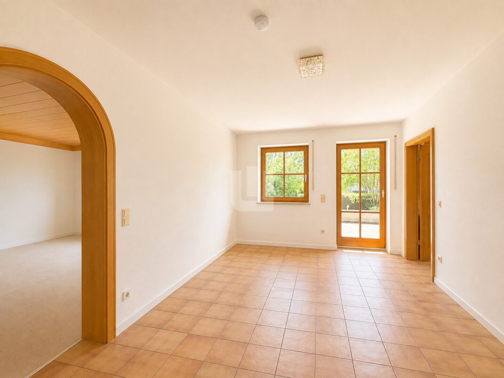 Immobilienangebot - Penzing / Oberbergen - Alle - WINDISCH - Ruhig gelegenes Einfamilienhaus mit viel Potential auf großem Grundstück bei Landsberg