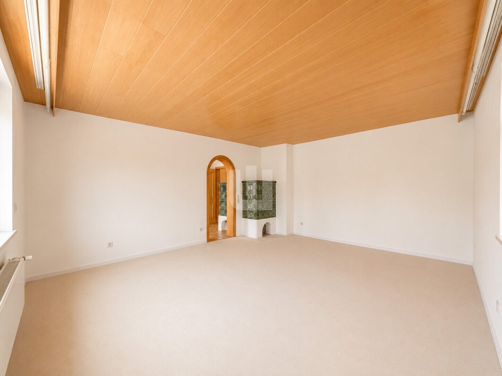 Immobilienangebot - Penzing / Oberbergen - Alle - WINDISCH - Ruhig gelegenes Einfamilienhaus mit viel Potential auf großem Grundstück bei Landsberg