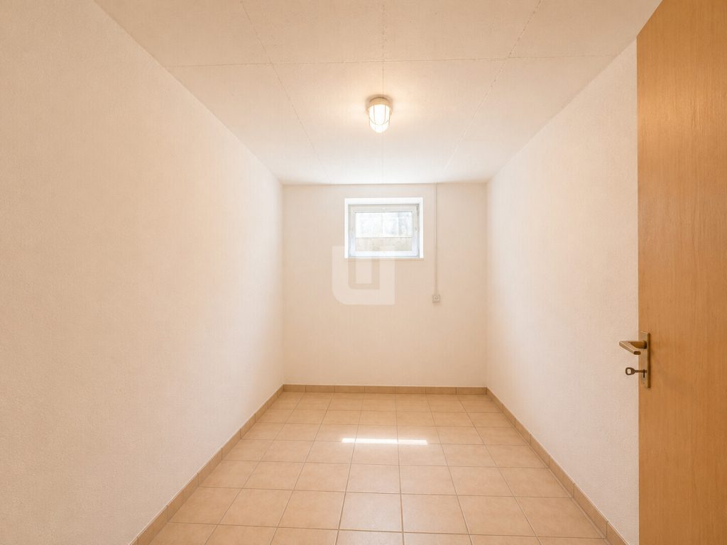 Immobilienangebot - Penzing / Oberbergen - Alle - WINDISCH - Ruhig gelegenes Einfamilienhaus mit viel Potential auf großem Grundstück bei Landsberg