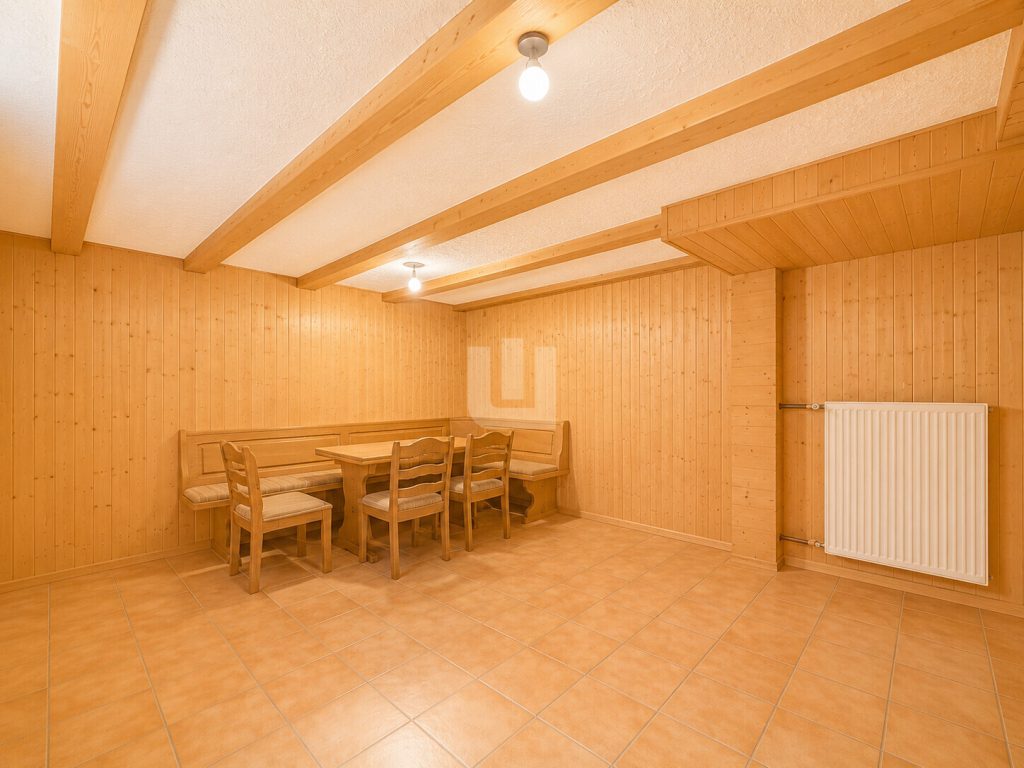 Immobilienangebot - Penzing / Oberbergen - Alle - WINDISCH - Ruhig gelegenes Einfamilienhaus mit viel Potential auf großem Grundstück bei Landsberg