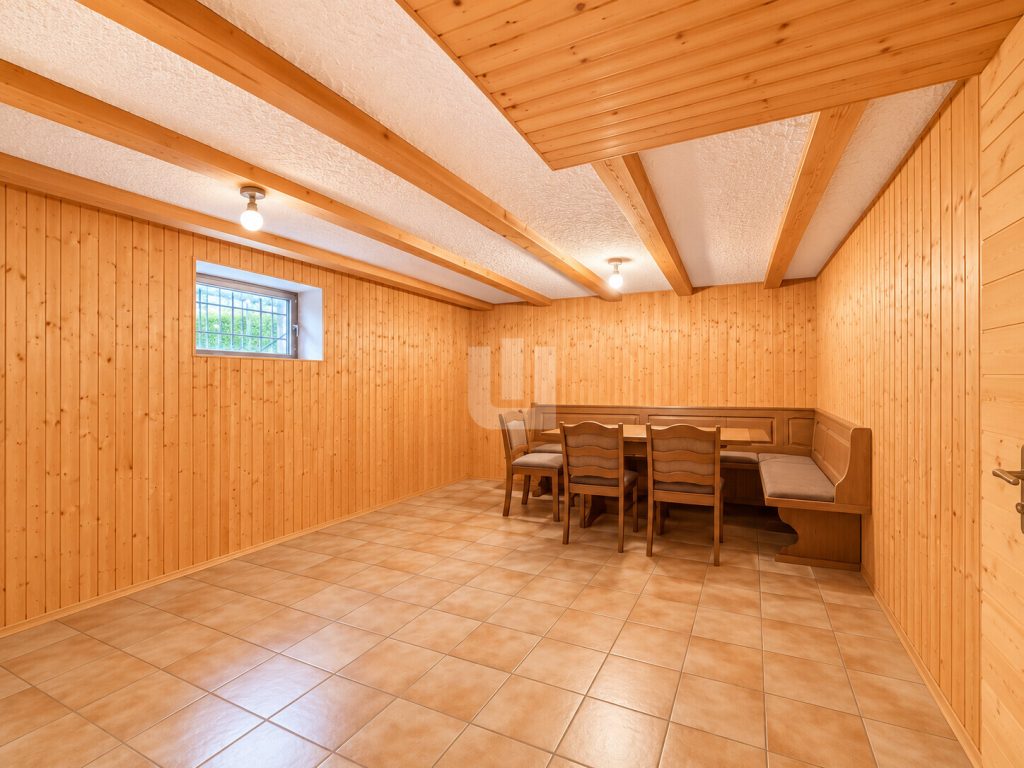 Immobilienangebot - Penzing / Oberbergen - Alle - WINDISCH - Ruhig gelegenes Einfamilienhaus mit viel Potential auf großem Grundstück bei Landsberg