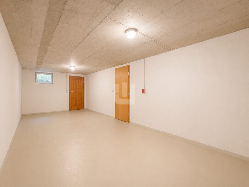 Immobilienangebot - Penzing / Oberbergen - Alle - WINDISCH - Ruhig gelegenes Einfamilienhaus mit viel Potential auf großem Grundstück bei Landsberg