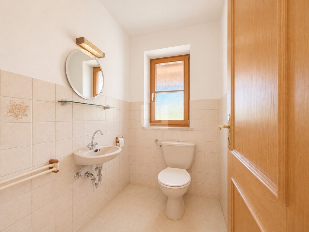 Immobilienangebot - Penzing / Oberbergen - Alle - WINDISCH - Ruhig gelegenes Einfamilienhaus mit viel Potential auf großem Grundstück bei Landsberg