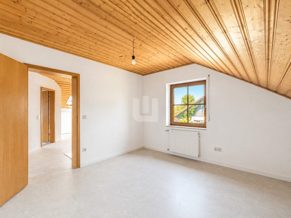 Immobilienangebot - Penzing / Oberbergen - Alle - WINDISCH - Ruhig gelegenes Einfamilienhaus mit viel Potential auf großem Grundstück bei Landsberg