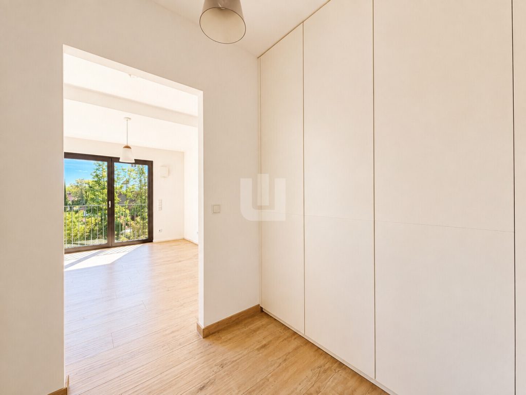 Immobilienangebot - Gauting - Alle - WINDISCH – Wohnen auf modernem TOP-Niveau – Exklusive 6-Zimmer-Maisonette-Wohnung – zentrale Lage!