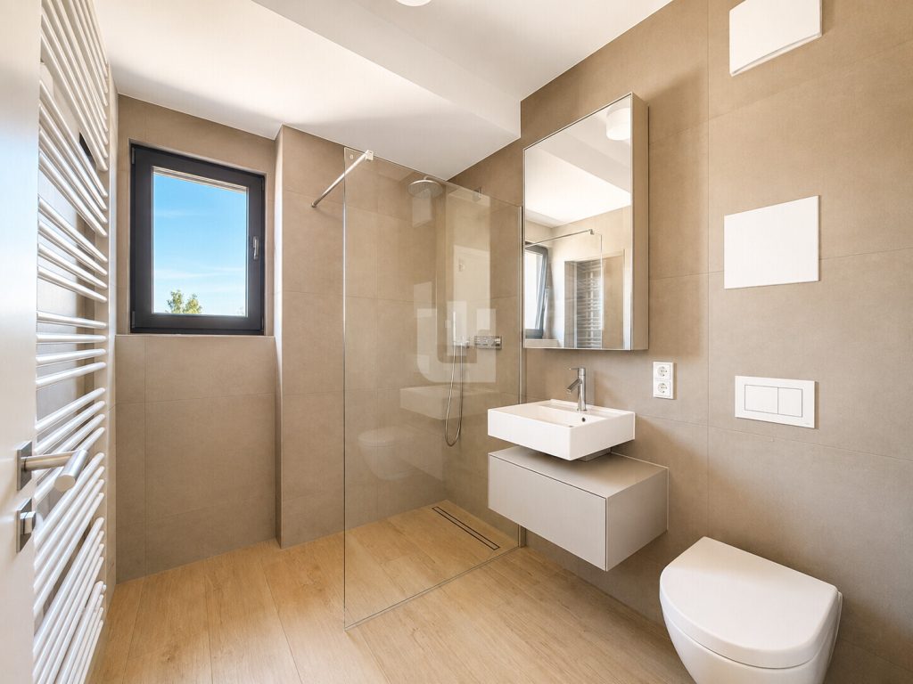 Immobilienangebot - Gauting - Alle - WINDISCH – Wohnen auf modernem TOP-Niveau – Exklusive 6-Zimmer-Maisonette-Wohnung – zentrale Lage!
