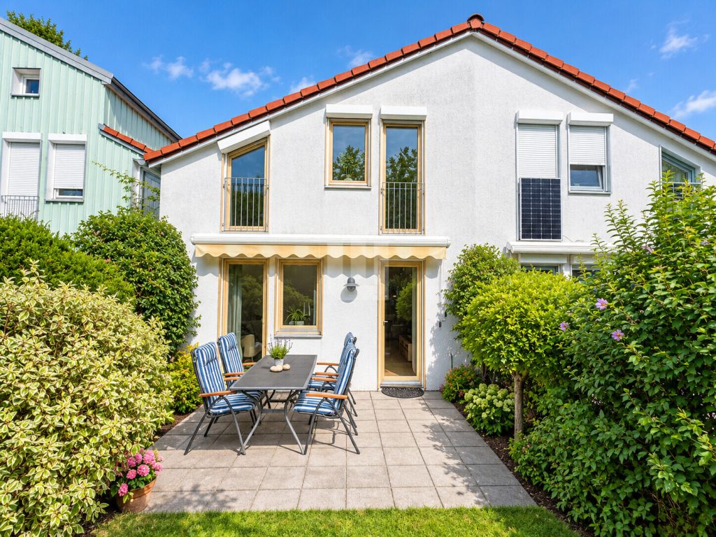 Immobilienangebot - Gröbenzell - Alle - WINDISCH - Zentral und ruhig: Gepflegtes Stadthaus mit Garten im Gröbenzeller Familiendorf