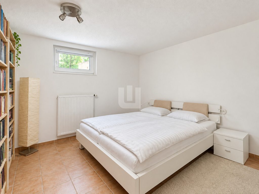 Immobilienangebot - Gröbenzell - Alle - WINDISCH - Zentral und ruhig: Gepflegtes Stadthaus mit Garten im Gröbenzeller Familiendorf