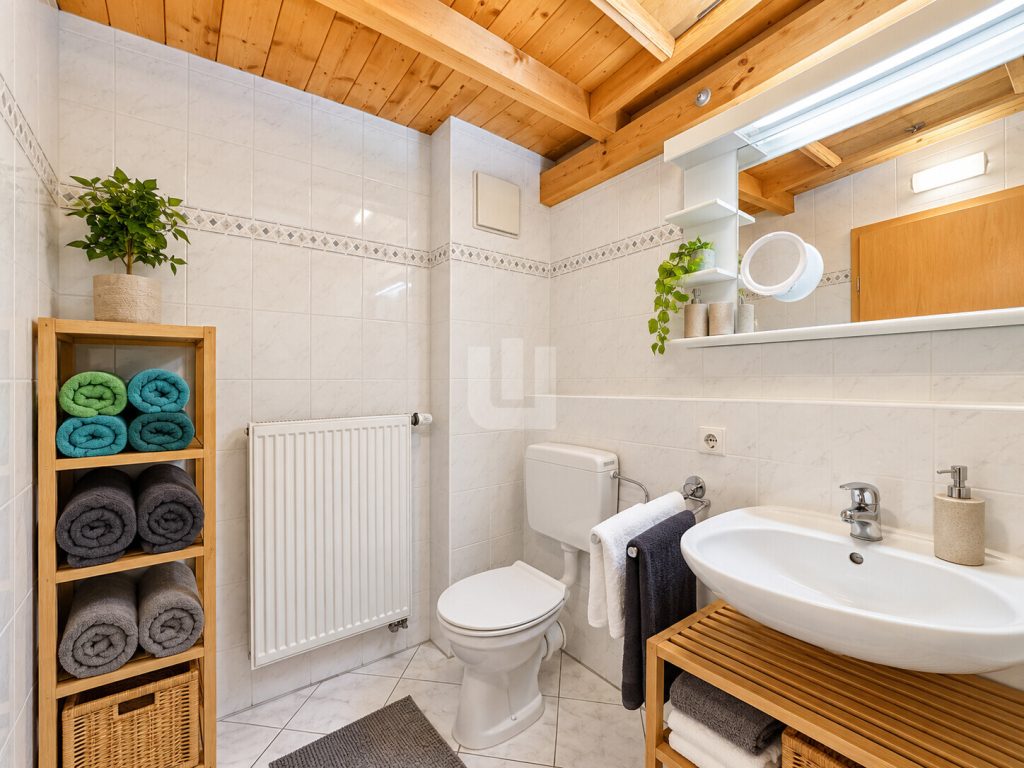 Immobilienangebot - Gröbenzell - Alle - WINDISCH - Zentral und ruhig: Gepflegtes Stadthaus mit Garten im Gröbenzeller Familiendorf