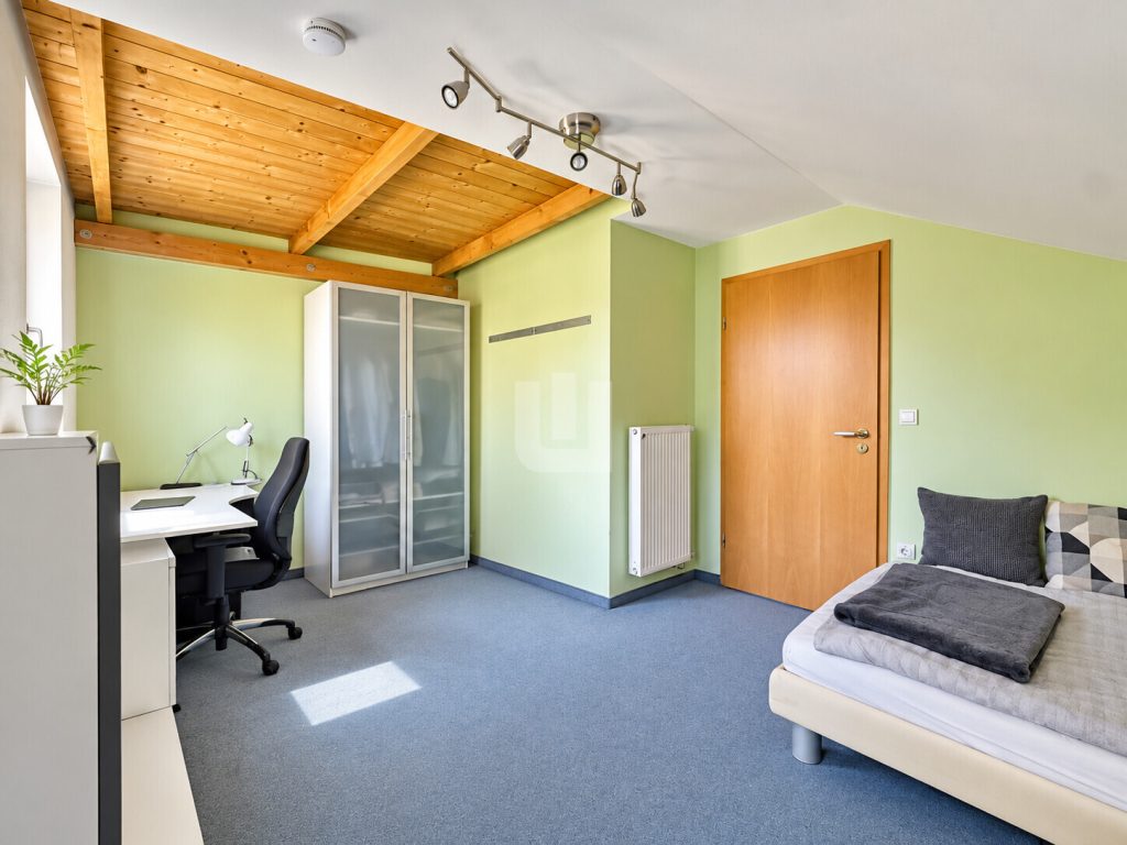 Immobilienangebot - Gröbenzell - Alle - WINDISCH - Zentral und ruhig: Gepflegtes Stadthaus mit Garten im Gröbenzeller Familiendorf