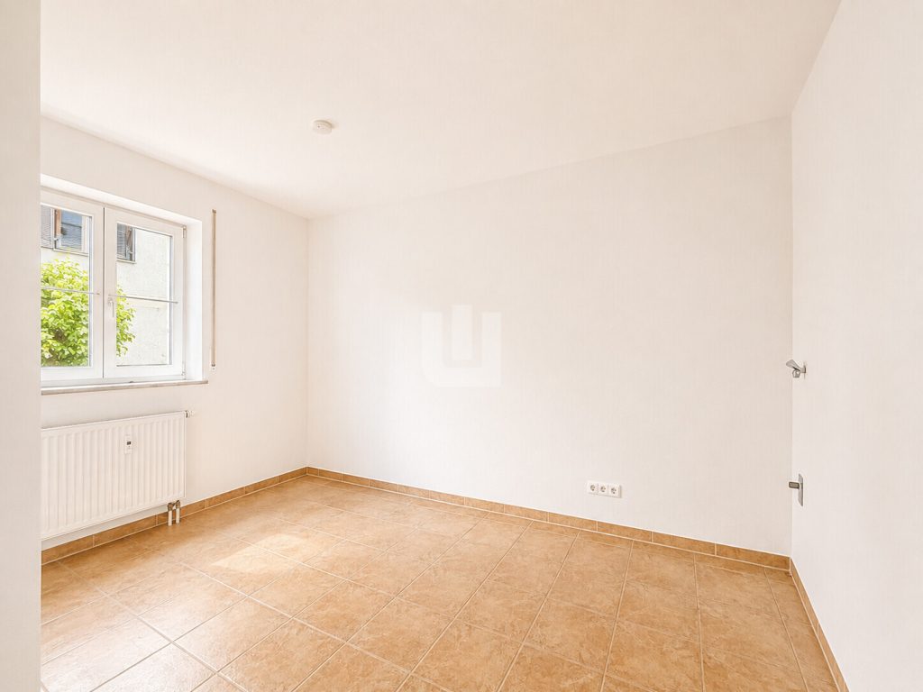 Immobilienangebot - Fürstenfeldbruck - Alle - WINDISCH - Geräumige 4-Zimmer-Wohnung mit großem Garten im Herzen von Fürstenfeldbruck - bezugsfrei!