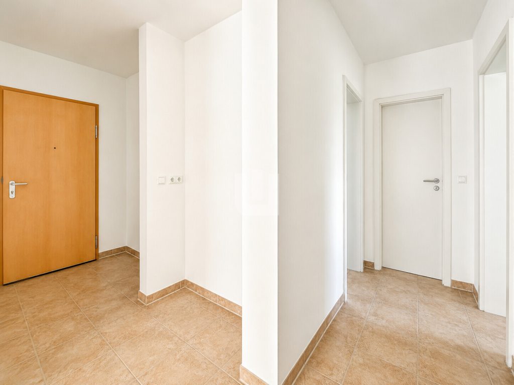 Immobilienangebot - Fürstenfeldbruck - Alle - WINDISCH - Geräumige 4-Zimmer-Wohnung mit großem Garten im Herzen von Fürstenfeldbruck - bezugsfrei!
