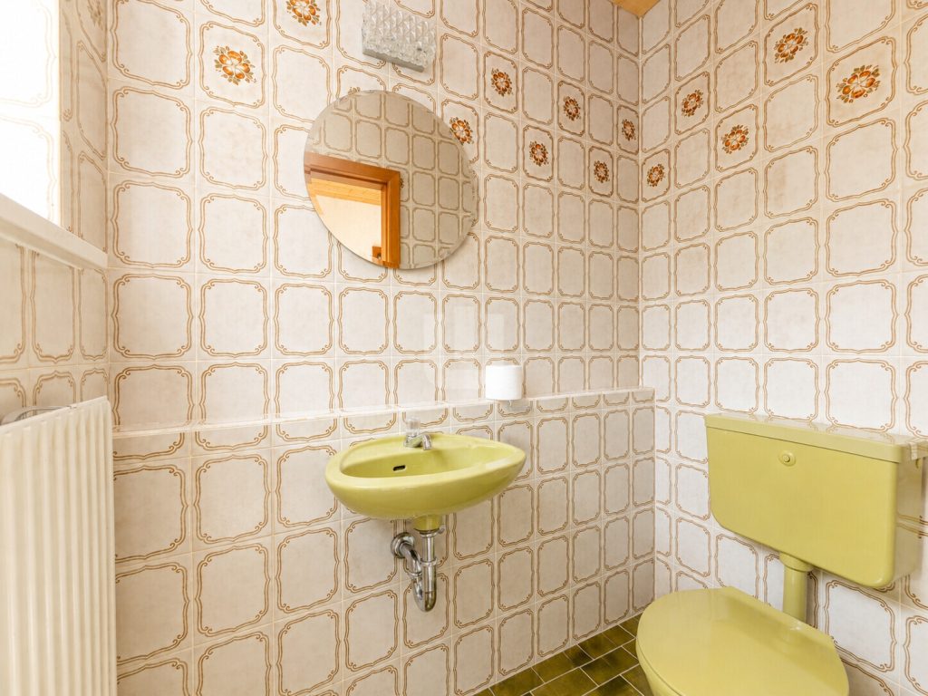 Immobilienangebot - Oberschleißheim - Alle - WINDISCH IMMOBILIEN - Familienfreundliches Reihenhaus mit Potential in ruhiger Lage - bezugsfrei!