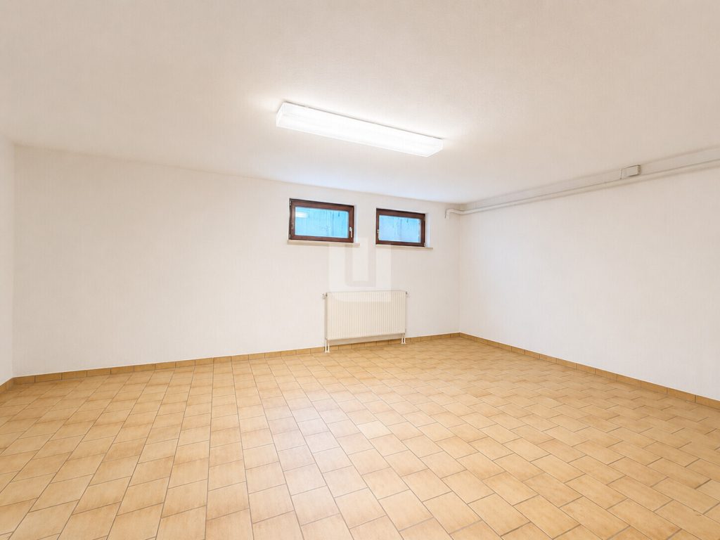 Immobilienangebot - Oberschleißheim - Alle - WINDISCH IMMOBILIEN - Familienfreundliches Reihenhaus mit Potential in ruhiger Lage - bezugsfrei!