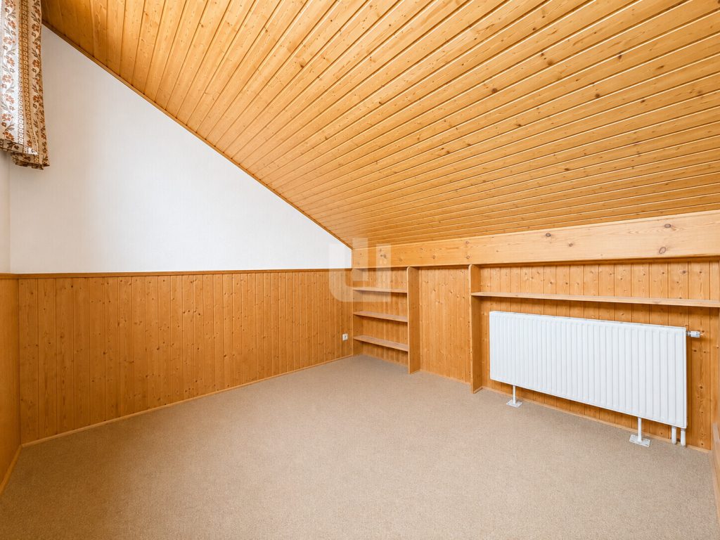 Immobilienangebot - Oberschleißheim - Alle - WINDISCH IMMOBILIEN - Familienfreundliches Reihenhaus mit Potential in ruhiger Lage - bezugsfrei!