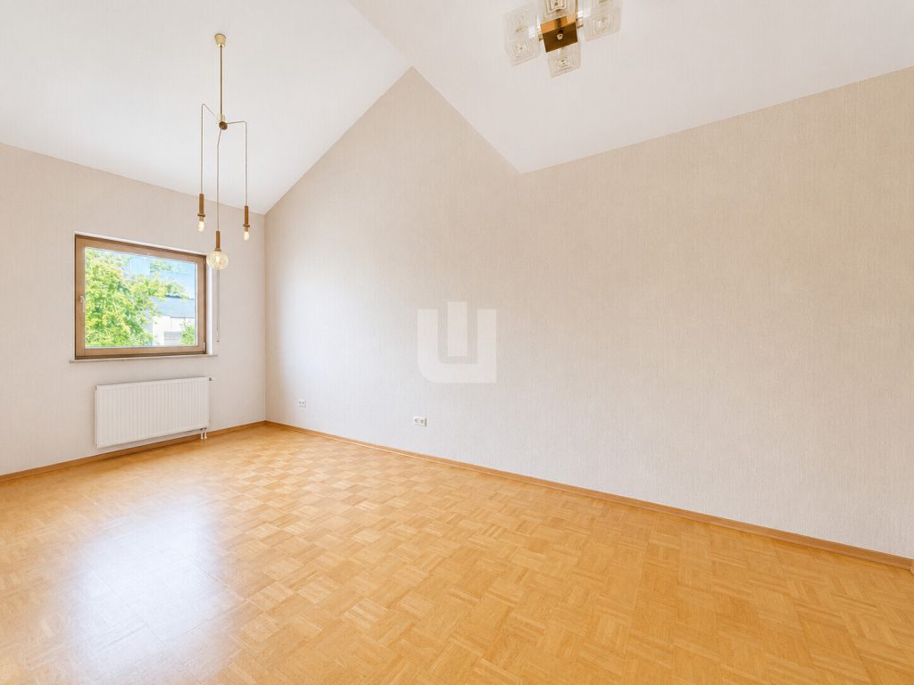 Immobilienangebot - Oberschleißheim - Alle - WINDISCH IMMOBILIEN - Familienfreundliches Reihenhaus mit Potential in ruhiger Lage - bezugsfrei!