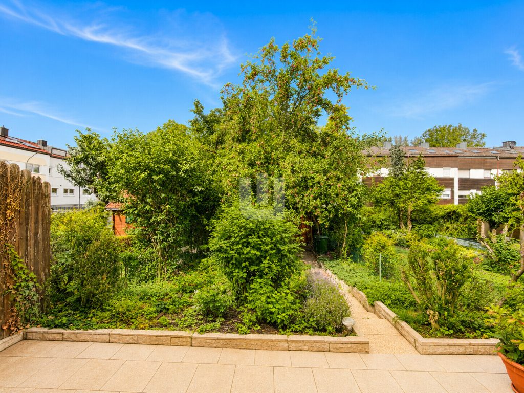 Immobilienangebot - Oberschleißheim - Alle - WINDISCH IMMOBILIEN - Familienfreundliches Reihenhaus mit Potential in ruhiger Lage - bezugsfrei!