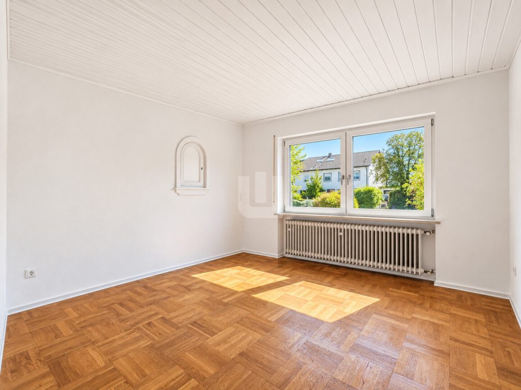 Immobilienangebot - Moorenweis - Alle - WINDISCH - Ideal für Familien oder Kapitalanleger: Freie, große Doppelhaushälfte mit 2 Wohneinheiten