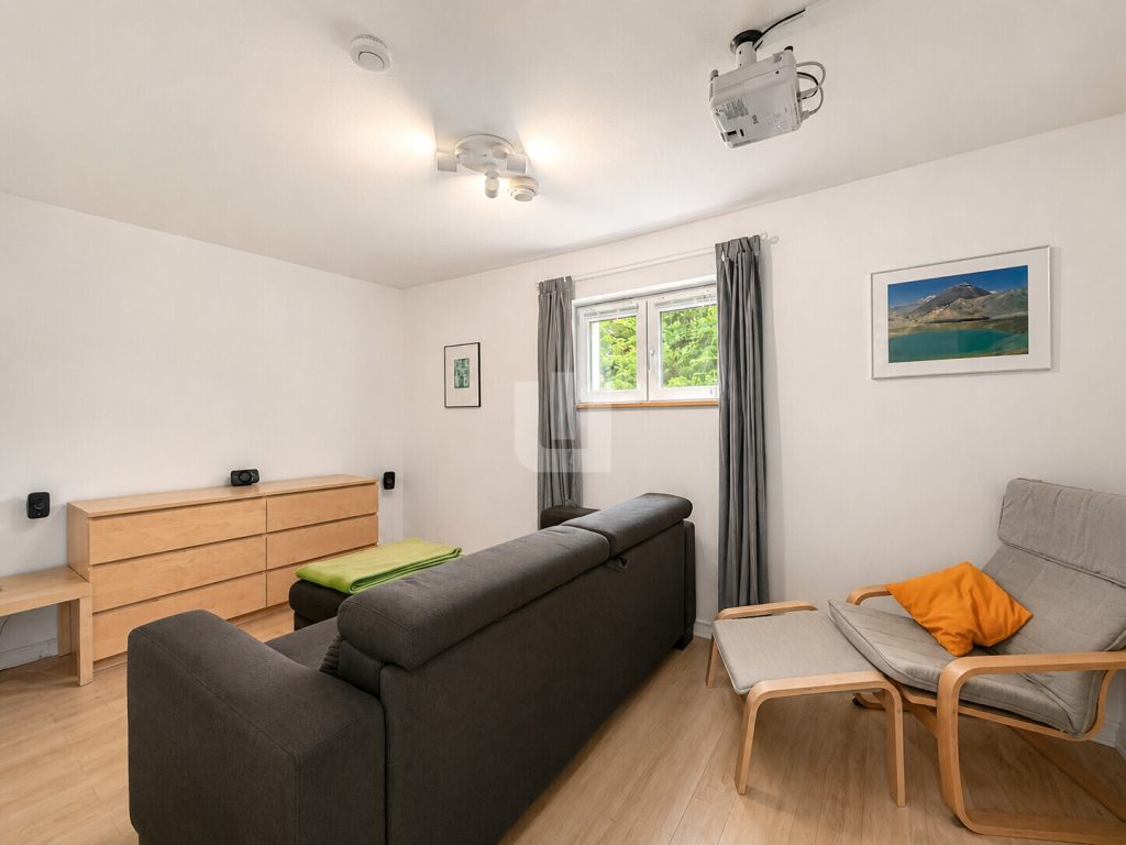Immobilienangebot - Gröbenzell - Alle - WINDISCH - Traumhaftes, energieeffizientes EFH auf großem Grundstück in Ortsrandlage - frei ab 08/27