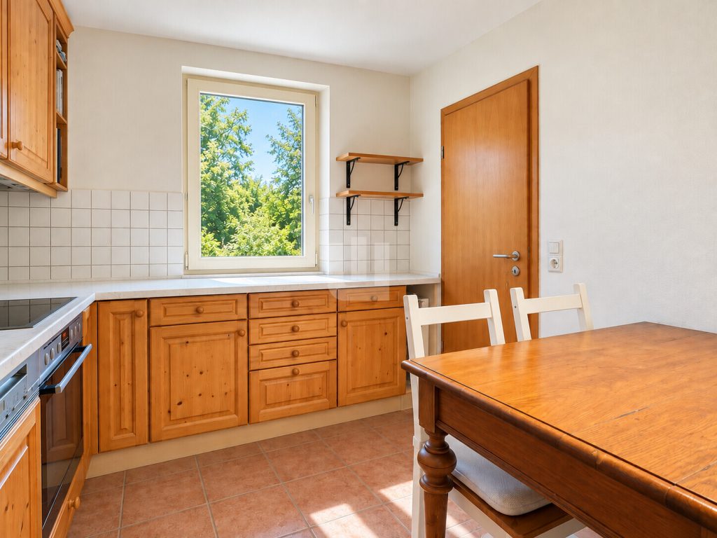 Immobilienangebot - Gröbenzell - Alle - WINDISCH - Zentral und ruhig: Gepflegte Maisonettewohnung mit Garten im Gröbenzeller Familiendorf