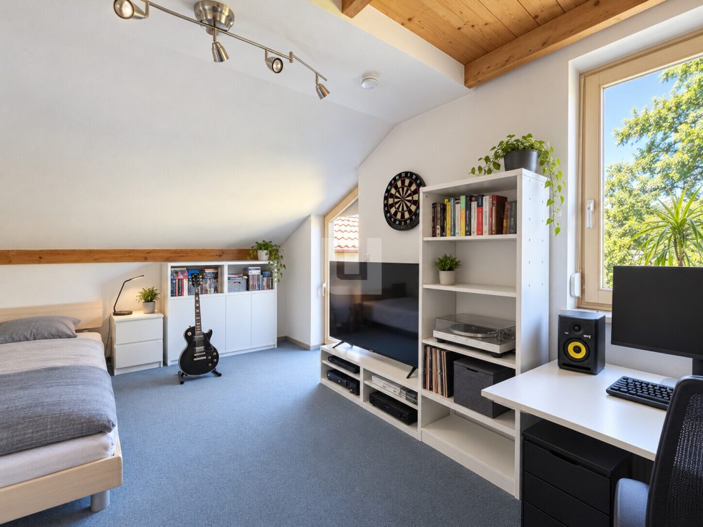 Immobilienangebot - Gröbenzell - Alle - WINDISCH - Zentral und ruhig: Gepflegte Maisonettewohnung mit Garten im Gröbenzeller Familiendorf