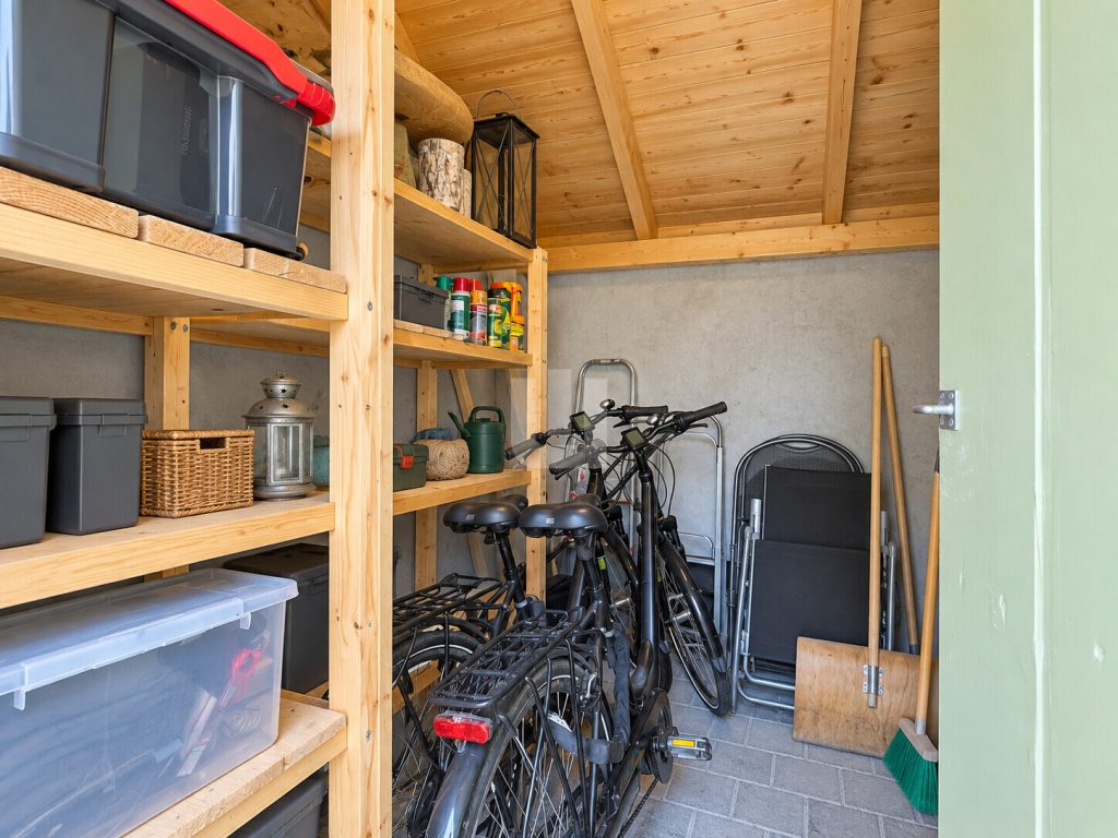 Immobilienangebot - Gröbenzell - Alle - WINDISCH - Zentral und ruhig: Gepflegte Maisonettewohnung mit Garten im Gröbenzeller Familiendorf