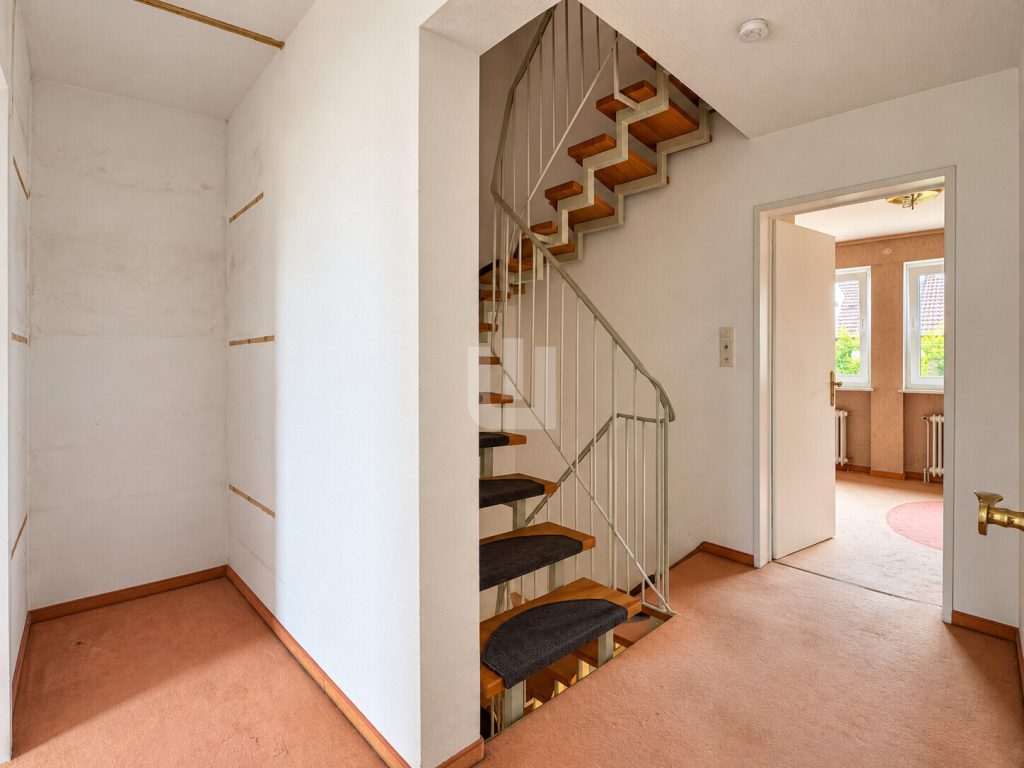 Immobilienangebot - Emmering - Alle - WINDISCH - Schönes Reihenhaus mit loftartigem Dachgeschoss, Sauna und jeder Menge Potenzial!