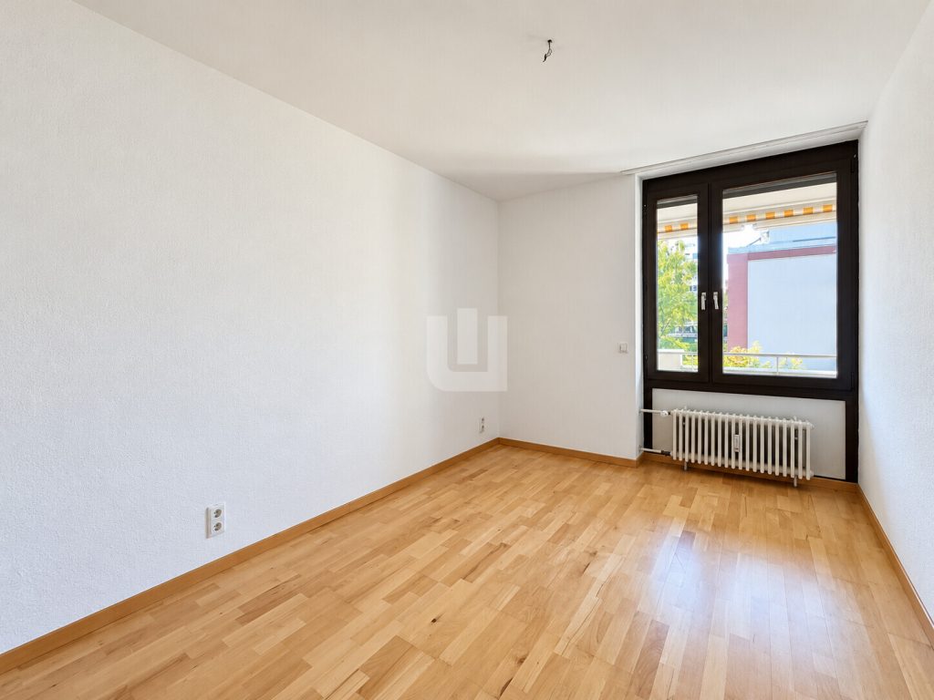 Immobilienangebot - Puchheim - Alle - WINDISCH - Ansprechende 2-Zi.-Wohnung mit Westbalkon in umfassend modernisierter Wohnanlage - frei!