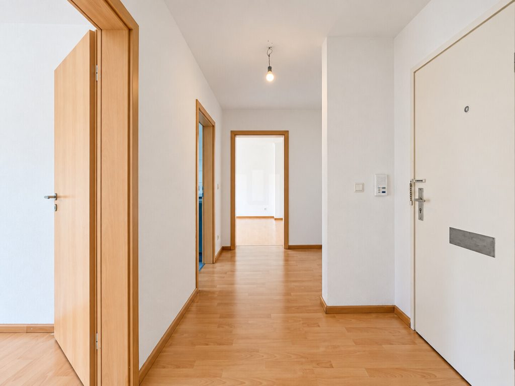 Immobilienangebot - München - Alle - WINDISCH - Modern renovierte 2-Zimmer Wohnung mit perfektem Grundriss nahe BMW "FIZ" - bezugsfrei