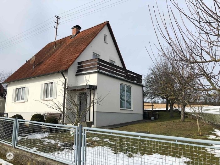 Immobilienangebot - Zusmarshausen / Wollbach - Alle - Küss mich wach!
Charmantes Häuschen sucht einfallsreichen Liebhaber zwecks engerer Bindung!