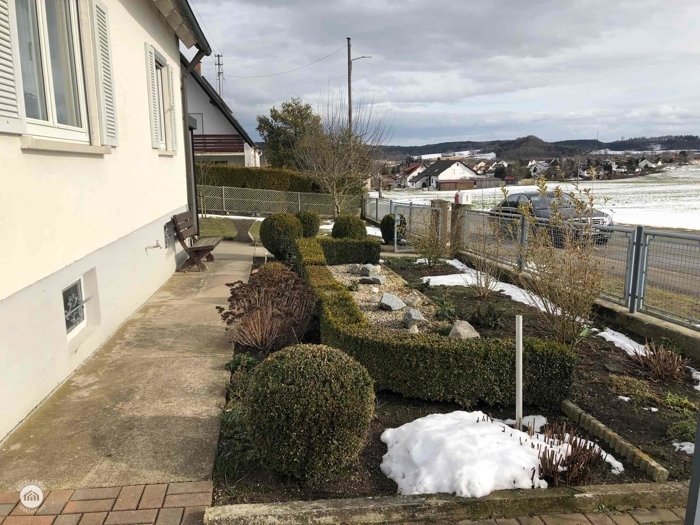 Immobilienangebot - Zusmarshausen / Wollbach - Alle - Küss mich wach!
Charmantes Häuschen sucht einfallsreichen Liebhaber zwecks engerer Bindung!
