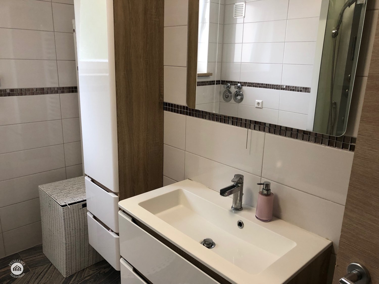 Immobilienangebot - Günzburg - Alle - **RESERVIERT** 3 Zimmmer ETW, Balkon, TG-Stellplatz, Stellplatz**RESERVIERT