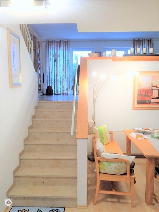 Immobilienangebot - Fischach - Alle - *Willkommen zu Hause* Großzügiges Reihenmittelhaus in Split-Level Stil mit Garage in toller Lage