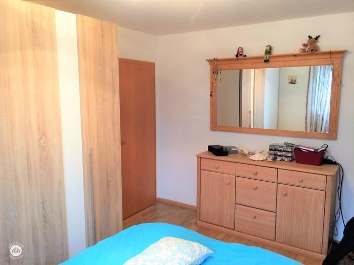 Immobilienangebot - Fischach - Alle - *Willkommen zu Hause* Großzügiges Reihenmittelhaus in Split-Level Stil mit Garage in toller Lage