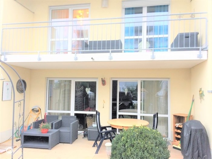 Immobilienangebot - Fischach - Alle - *Willkommen zu Hause* Großzügiges Reihenmittelhaus in Split-Level Stil mit Garage in toller Lage