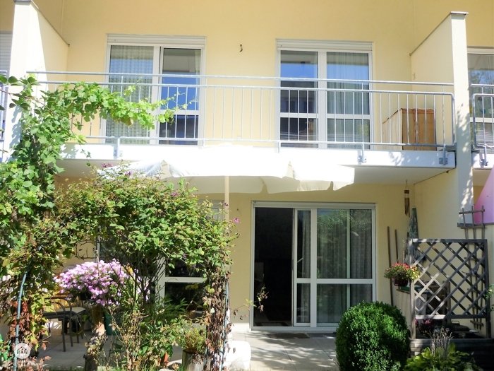 Immobilienangebot - Fischach - Alle - *Willkommen zu Hause* Großzügiges Reihenmittelhaus in Split-Level Stil mit Garage in toller Lage