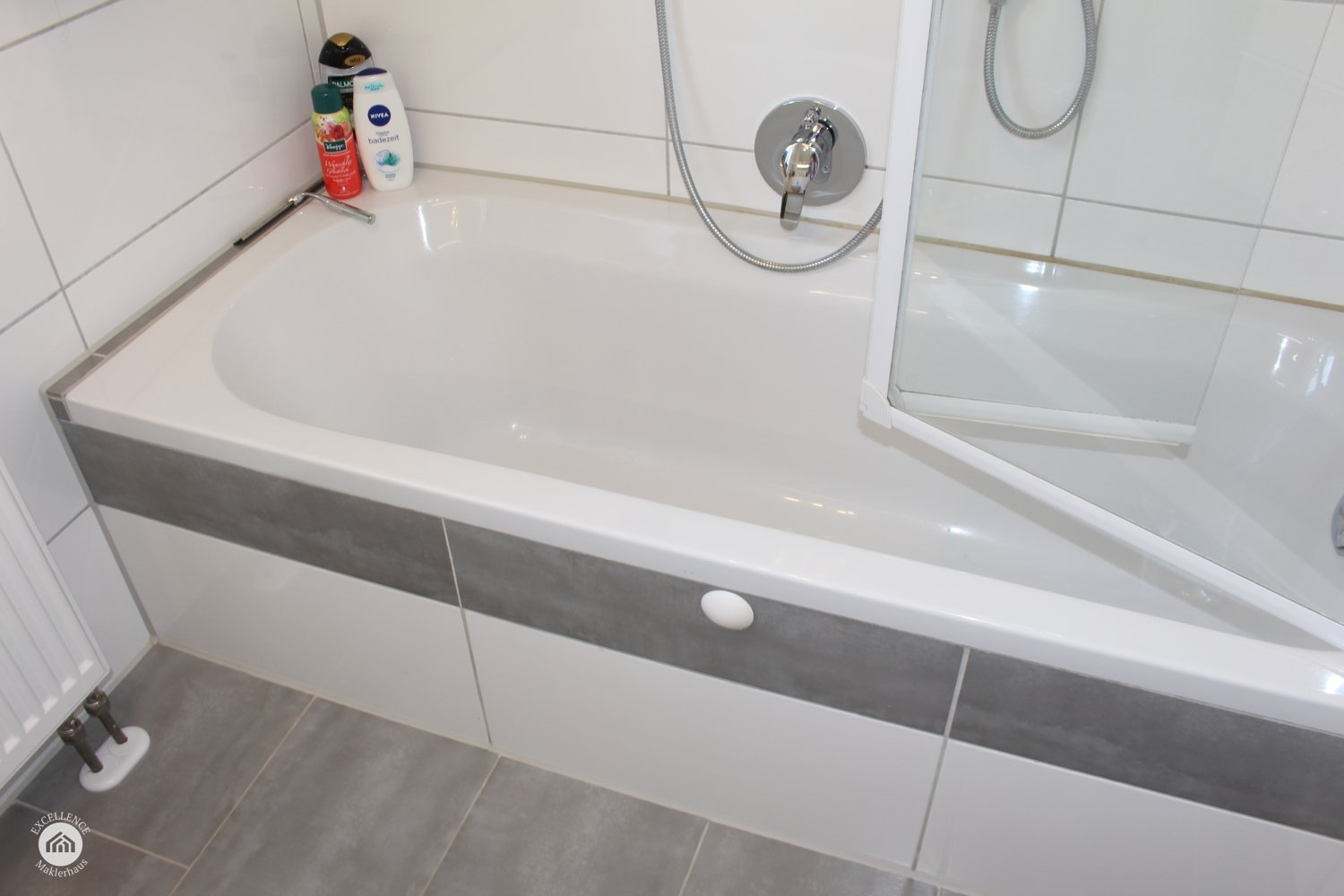 Immobilienangebot - Leipheim - Alle - Wunderschöne Dreizimmerwohnung mit Balkon, Garage - hochwertig renoviert