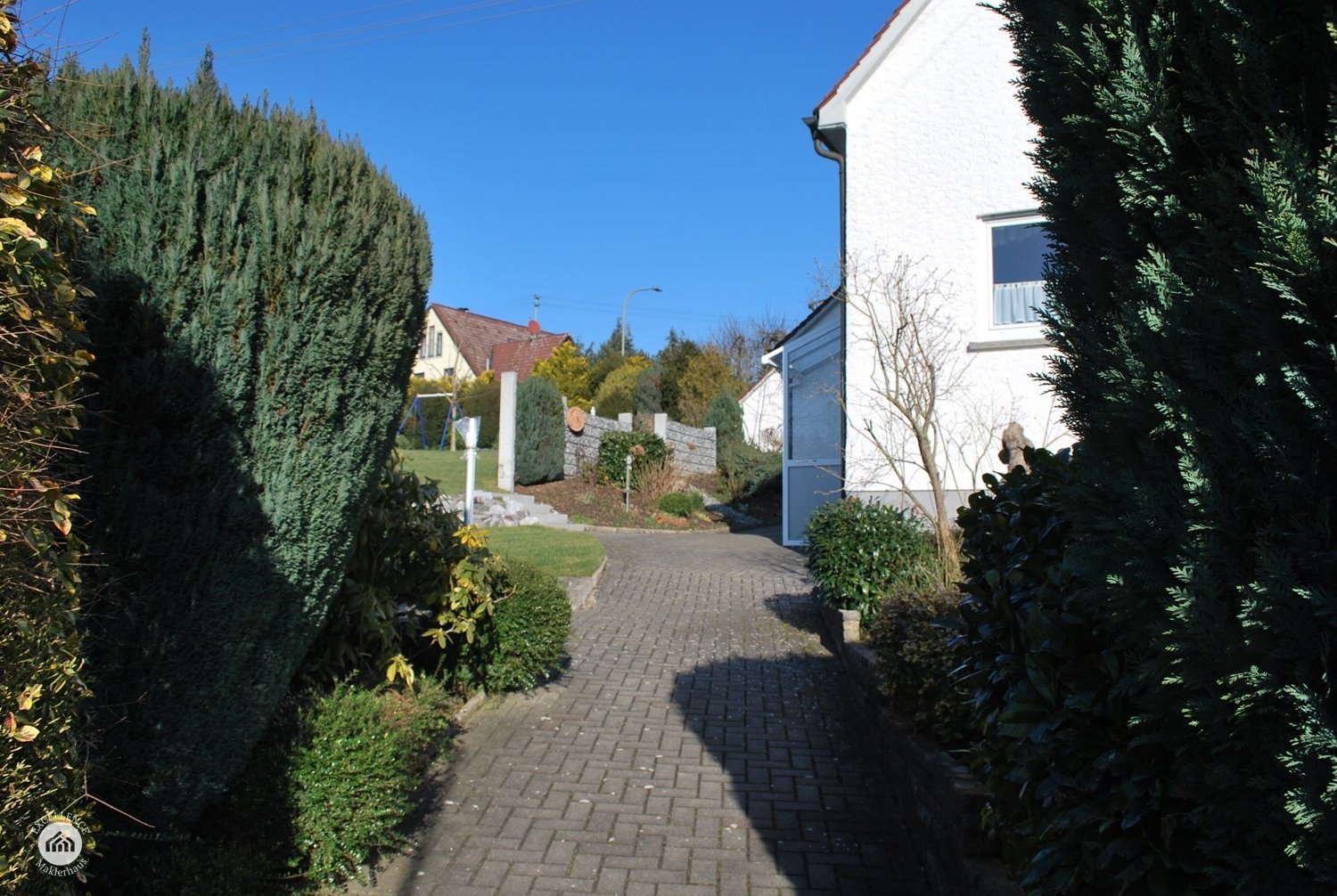 Immobilienangebot - Bibertal / Bühl - Alle - reizendes Einfamilienhaus mit Doppelgarage und großem Garten