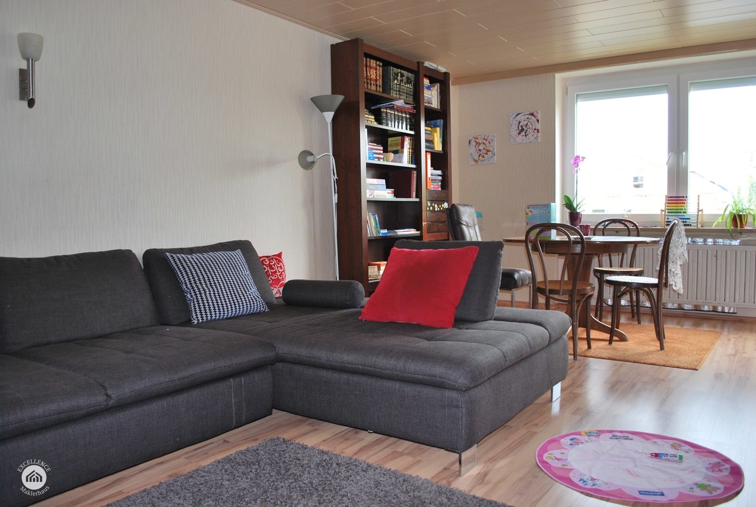 Immobilienangebot - Günzburg - Alle - wunderbare Kapitalanlage - 3-Zimmer-Wohnung mit Balkon und Stellplatz