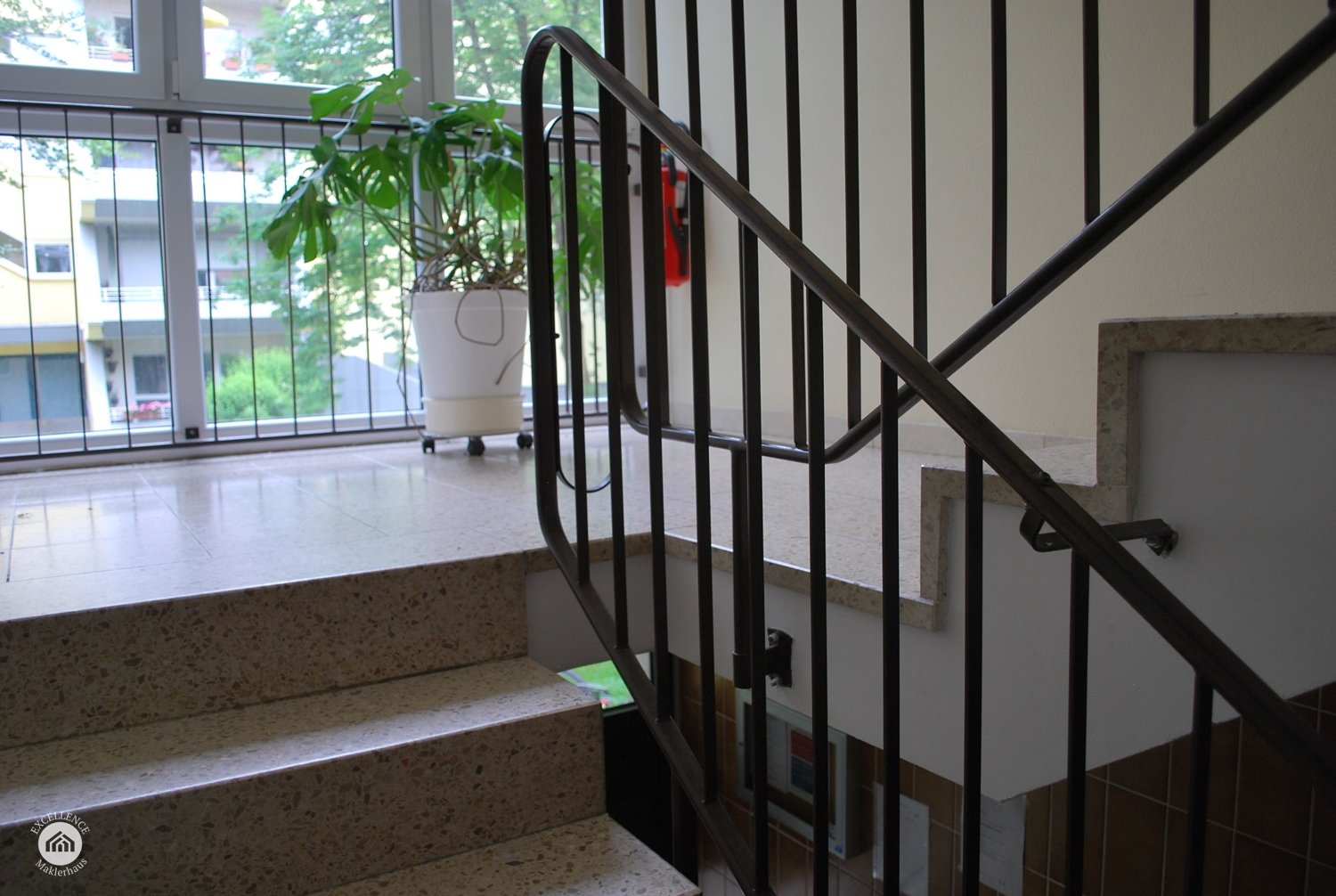 Immobilienangebot - Günzburg - Alle - wunderbare Kapitalanlage - 3-Zimmer-Wohnung mit Balkon und Stellplatz