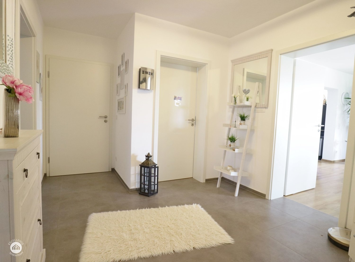Immobilienangebot - Lautrach - Alle - Wohnen DE LUXE - 4- Zimmer-Erdgeschoss-Wohnung mit Garten in Lautrach!
